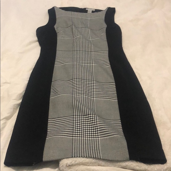 H&M Dresses & Skirts - H&M Sleeveless Plaid and Black Dress
